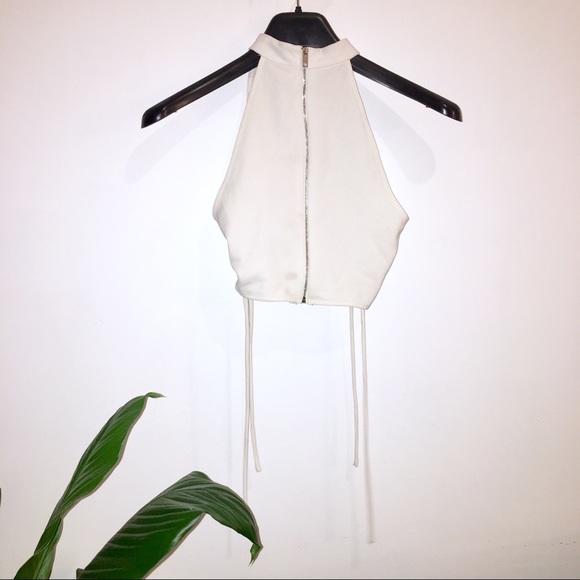 White halter crop top - Picture 2 of 3